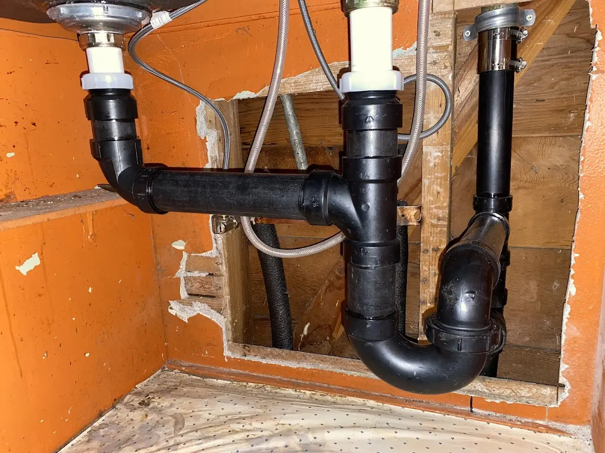 Professional Pipe Bursting equipment and tools on the job in Goose Creek Village